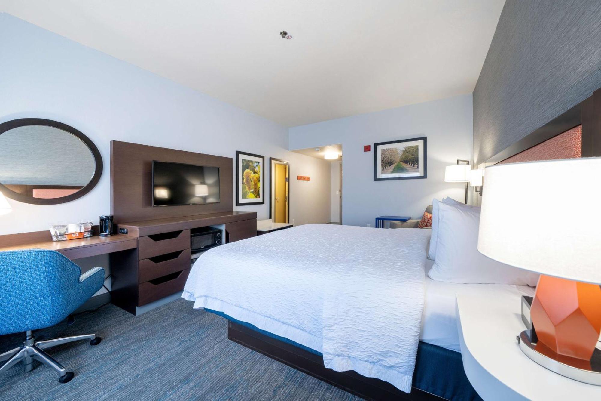 Hampton & - Salida Hotel Modesto