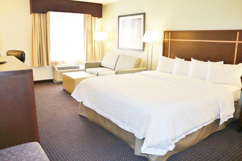 Hampton & - Salida Hotel
